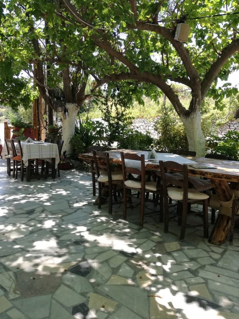 η Ταβέρνα μας